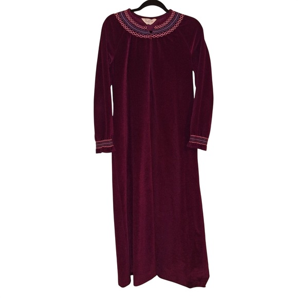 Vanity Fair Other - Vintage Vanity Fair 3/4 Zip Burgundy Robe House Coat Maxi‎ Multicolor Embroidery